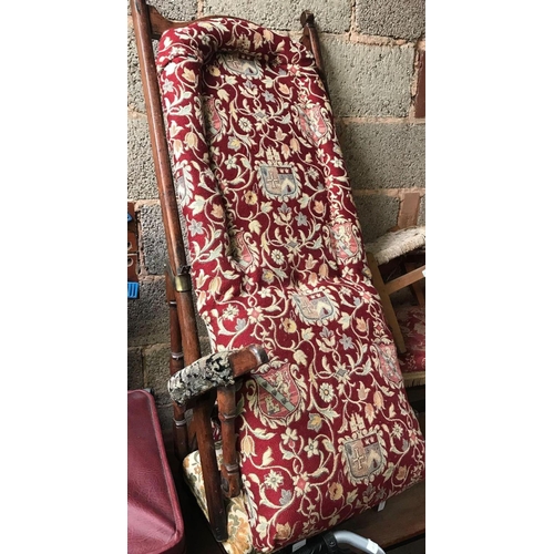 64 - VINTAGE FOLDING CHAIR FOR RESTORATION