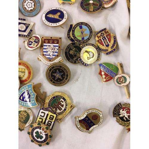 869 - BOWLING BADGES 50 PLUS