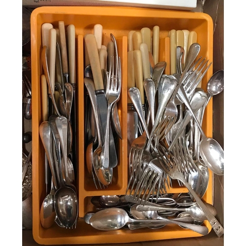 94 - CARTON OF MISC BONE & PLASTIC HANDLED CUTLERY