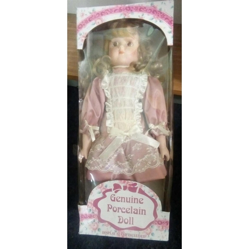 955 - 5 BOXED COLLECTABLE DOLLS