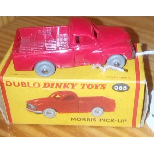 965 - DINKY DUBLO 065 MORRIS PICKUP RED BOXED NEAR MINT & DINKY DUBLO 067 AUSTIN TAXI (FX3) BLUE LOWER BOD... 