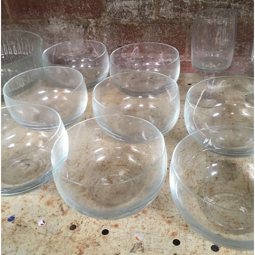 224 - SHELF OF GLASS DESSERT BOWLS & OTHER GLASSWARE