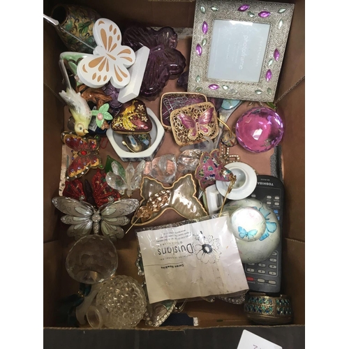 23 - SMALL CARTON OF DRESSING TABLE ORNAMENTS INCL; BUTTERFLY PIN TRAYS & SMALL METAL TRINKET BOXES