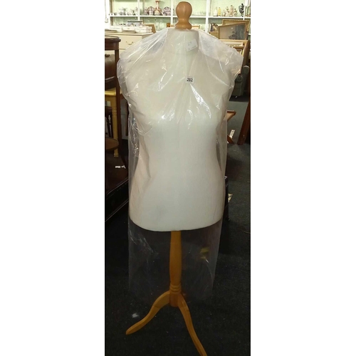 282 - DRESSMAKERS MANNEQUIN