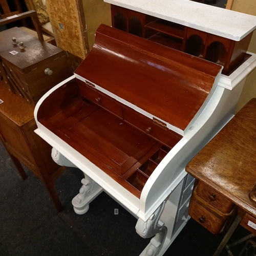 322 - MODERN REPRODUCTION WHITE PAINTED DAVENPORT