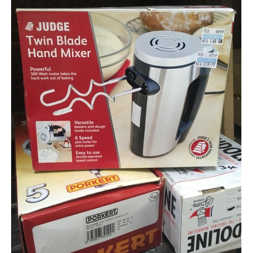 34 - MANDOLIN VEGETABLE SLICER JUDGE TWIN BLADE HAND MIXER & METAL TABLE TOP MEAT MINCER ALL IN BOXES