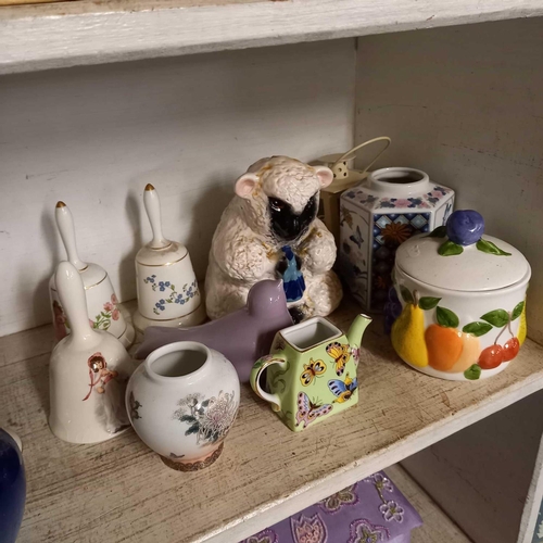 414 - SHELF OF VINTAGE & OTHER CHINA & CERAMIC PIECES