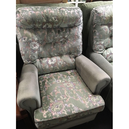 421 - GREEN PAISLEY PATTERNED 2 SEATER SETTEE & 2 MATCHING ARMCHAIRS