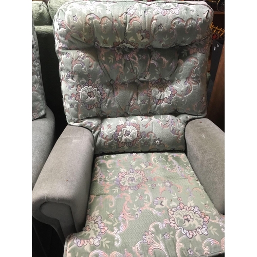 421 - GREEN PAISLEY PATTERNED 2 SEATER SETTEE & 2 MATCHING ARMCHAIRS