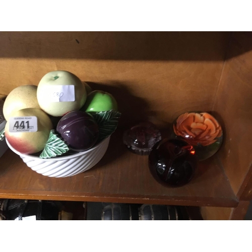 441 - SHELF OF DECORATIVE CERAMIC BALLS, PAPER WEIGHTS & CERAMIC FRUIT