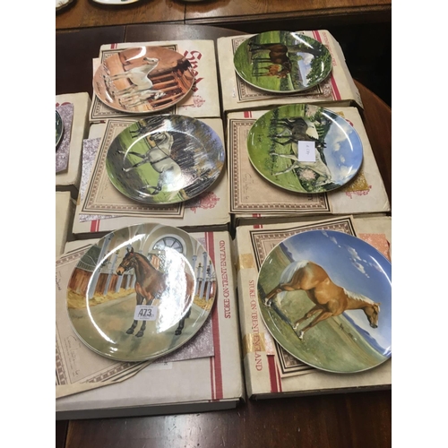 473 - COLLECTION OF 8 SPODE 1980'S DECORATIVE HORSE PLATES WITH BOXES