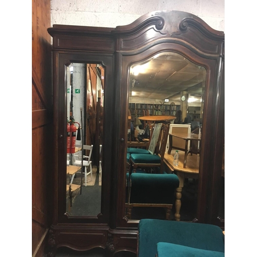 518 - DARK MAHOGANY & SATIN WOOD TRIPLE MIRROR FRONTED FITTED WARDROBE, 7ft WIDE X 8ft HIGH