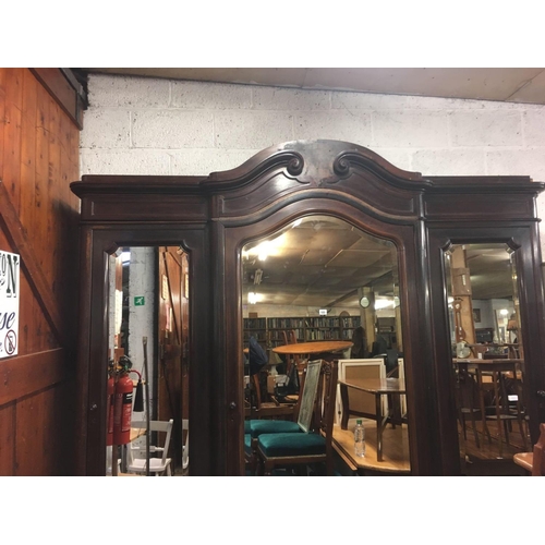 518 - DARK MAHOGANY & SATIN WOOD TRIPLE MIRROR FRONTED FITTED WARDROBE, 7ft WIDE X 8ft HIGH