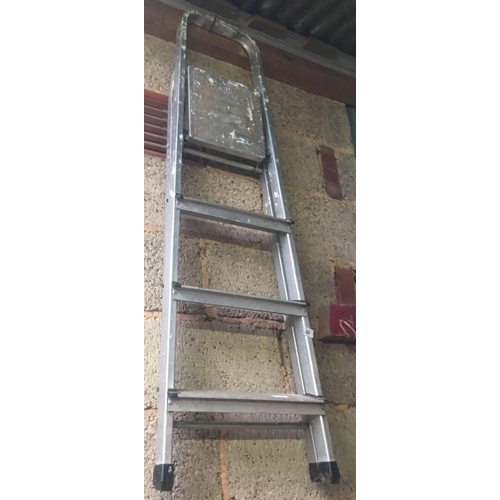 80 - 3 STEP YOUNG MAN ALUMINIUM STEP LADDER