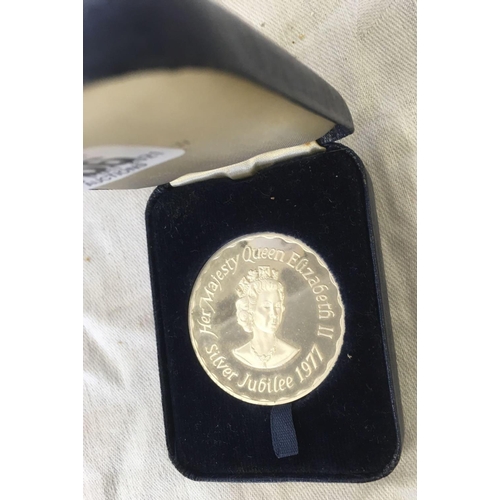 866 - SILVER JUBILEE MEDALLION 1977 3g