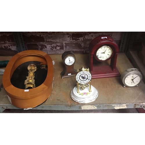 SHELF WITH VARIOUS CLOCKS INCL A JUNGHANS PETER ALARM CLOCK A