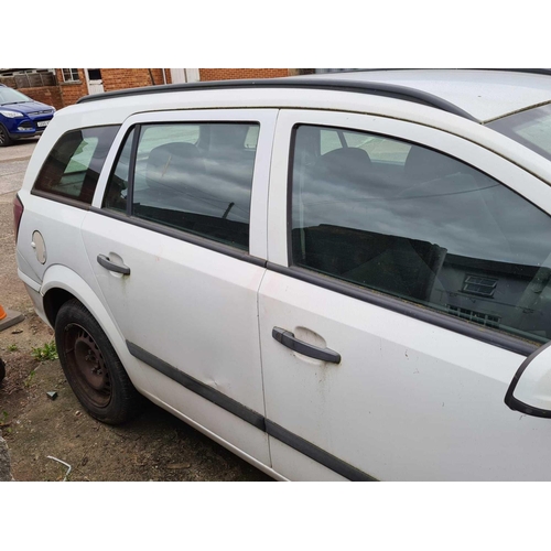 1 - VAUXHALL ASTRA CDTI ESTATE, DIESEL, WHITE, ESTIMATED MILEAGE 146,000 REG: FH07 TLX. NO MOT, SORN OFF... 