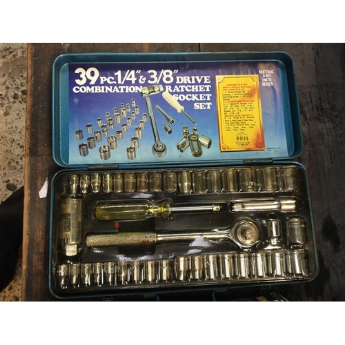 17 - SMALL 39 PIECE ¼ & 3/8 DRIVE METRIC & INCH RATCHET SOCKET SET & A WORK ZONE CORDLESS HAMMER DRILL
