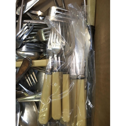 19 - CARTON OF MISC CUTLERY