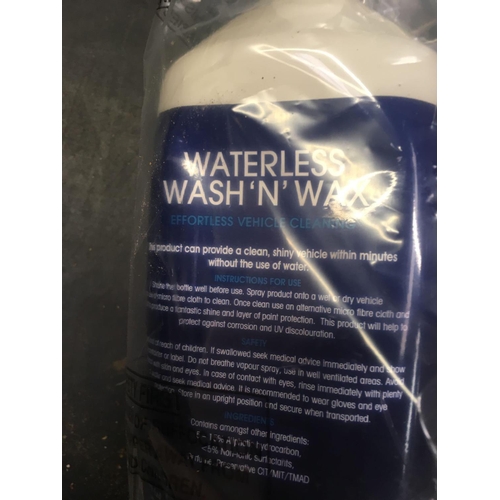 22 - CARTON WITH 5 BOTTLES OF WILLIAMS RACING WATERLESS WASH & WAX LIQUIDS WITH DISPENSERS