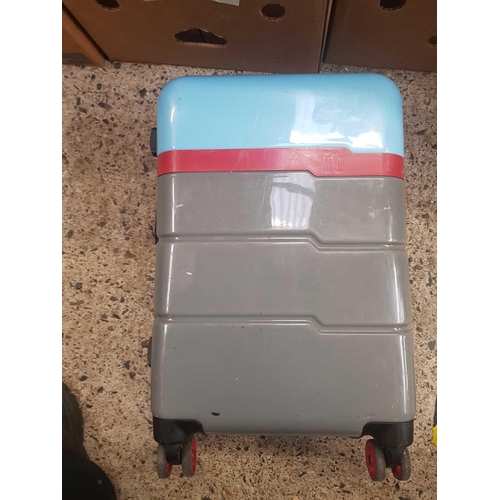 50 - SMALL SUITCASE ON WHEELS
