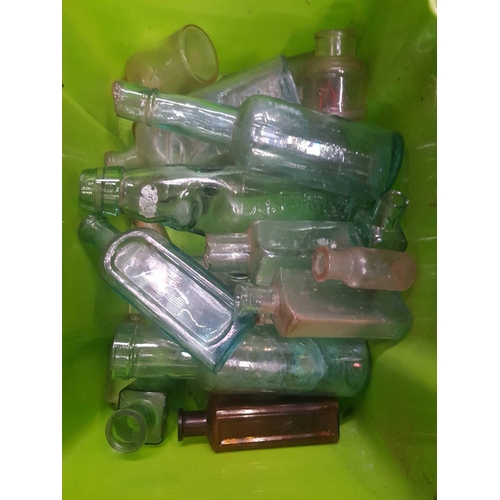 56 - 2 CARTONS OF MISC DARK & WHITE COLOURED & VINTAGE BOTTLES