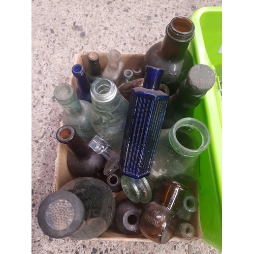 56 - 2 CARTONS OF MISC DARK & WHITE COLOURED & VINTAGE BOTTLES