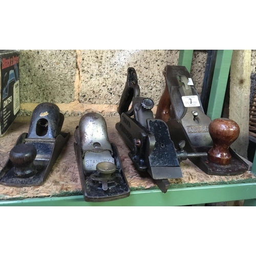 7 - AN ACORN NO, 4½ SMOOTHING PLANE, A VINTAGE STANLEY NO. 78 REBATE PLANE, VINTAGE STANLEY NO. 110 BLOC... 