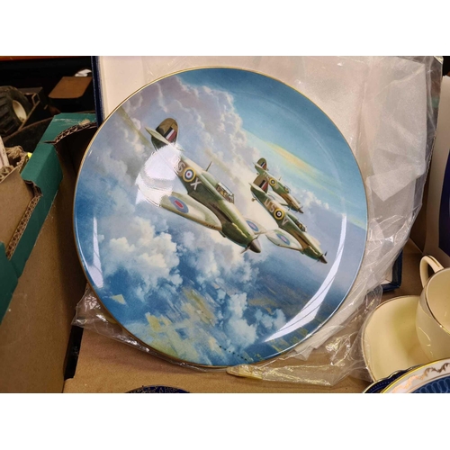 118 - CARTON WITH VARIOUS DECORATIVE PLATES, COALPORT HURRICANE PLATE 1987 & R.N.A.S CULDROSE COMMEMORATIV... 