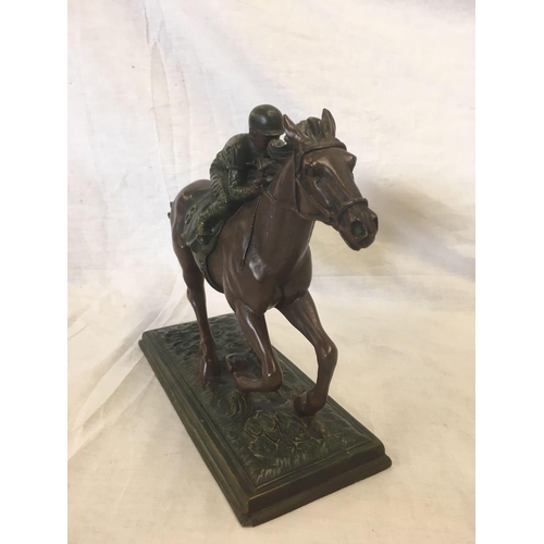 357 - RACE HORSE FIGURE & JOCKEY