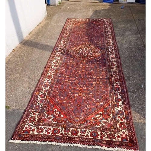 422 - 13ft 2'' X 3ft 11'' RED PATTERNED CARPET