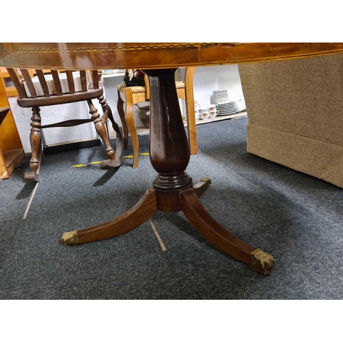 426 - CIRCULAR INLAID MAHOGANY PEDESTAL TABLE WITH DRAWERS (MISSING SCREWS)