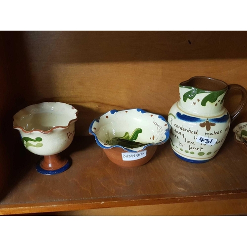 431 - 2 SHELVES OF MOTTO / TORQUAY WARE, SOME PIECES DAMAGED