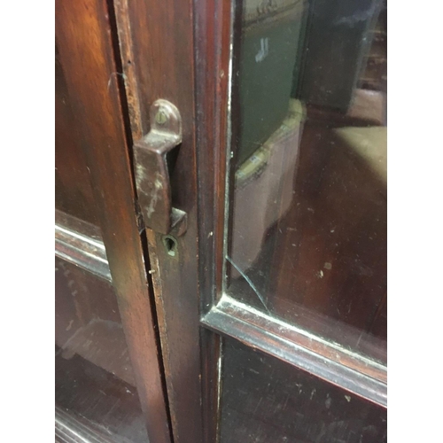 591 - MAHOGANY GLAZED BOOKCASE TOP