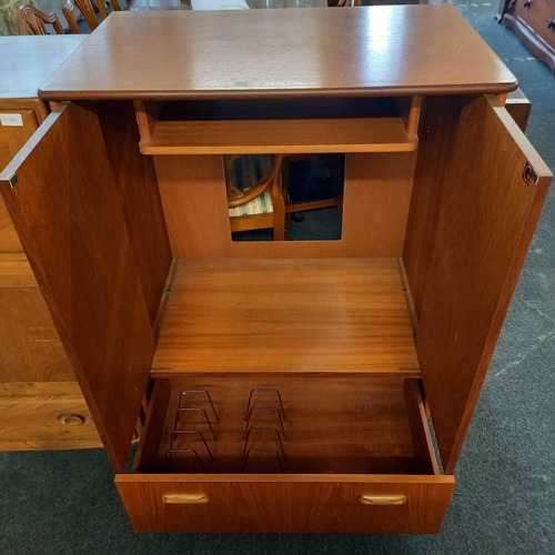 622 - MID CENTURY UNIT WITH 2 DOORS & DRAWER