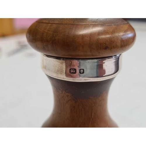 651 - A SILVER MOUNTED & WOOD PEPPER MILL (WORKING ORDER)