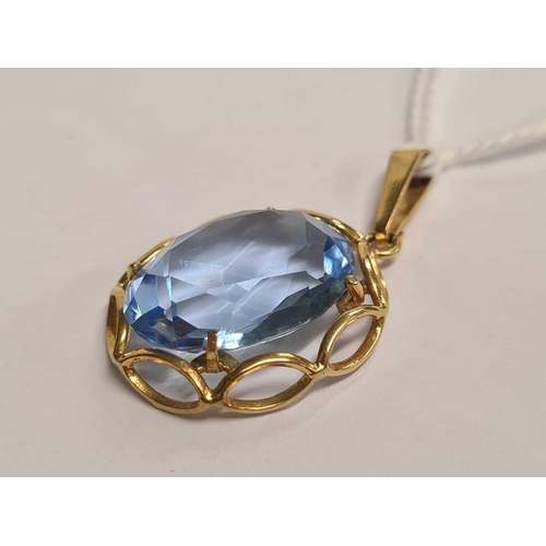 669 - 9ct BLUE STONE PENDANT