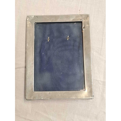 679 - ANOTHER PLAIN SILVER MOUNTED PHOTO FRAME, PLAIN, B'HAM