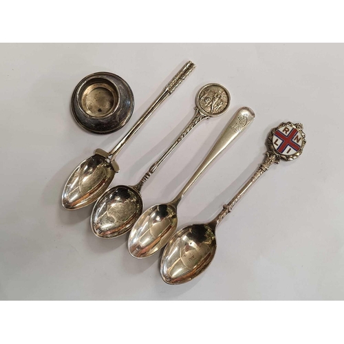 689 - 4 DECORATIVE SILVER TEA SPOONS & A SILVER PERFUME BOTTLE LID