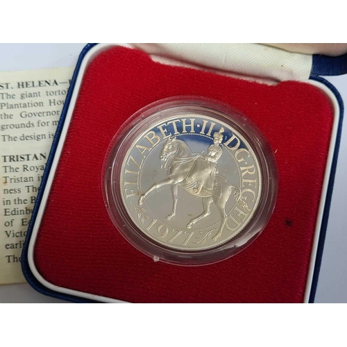 710 - A 1977 SILVER PROOF CROWN, BOXED WITH PAPER WORK