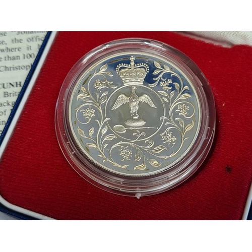 710 - A 1977 SILVER PROOF CROWN, BOXED WITH PAPER WORK