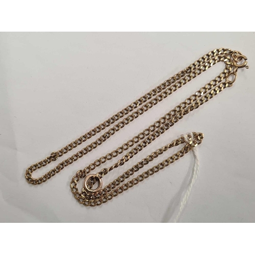 735 - A 9ct GOLD FLAT CURB LINK NECKLACE, 20'' LONG