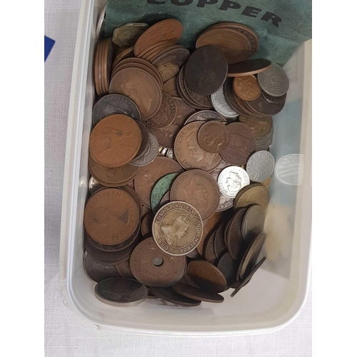 772 - TUB WITH QTY OF MAINLY UK COPPER COINAGE WITH ADDITIONAL FOREIGN COINS