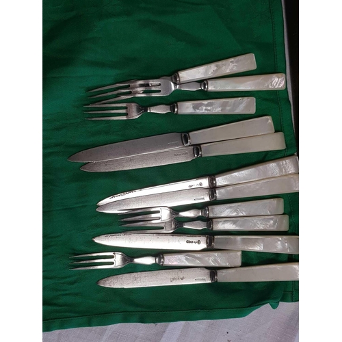 779 - SMALL CANTEEN OF CUTLERY, FISH KNIVES & FORKS