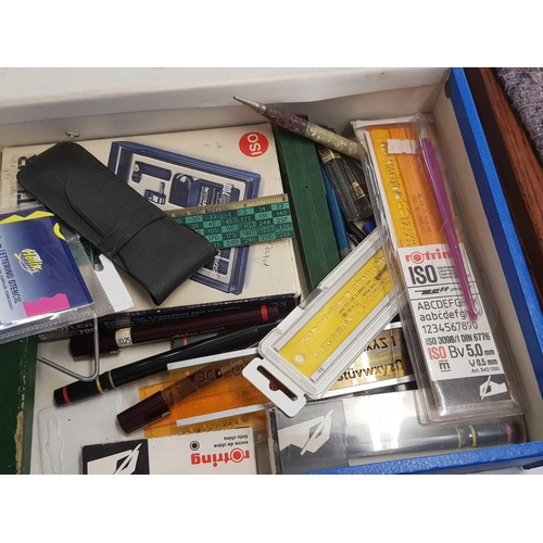 784 - BOX WITH ITEMS RELATING TO TECHNICAL DRAWING & CALLIGRAPHY, RULERS, FOUNTAIN PENS ETC