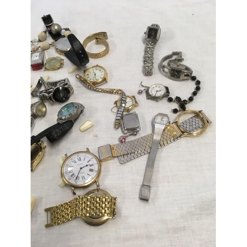 798 - BAG OF COSTUME JEWELLERY & WATCHES