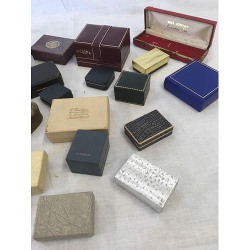 809 - QTY OF EMPTY JEWELLERY BOXES