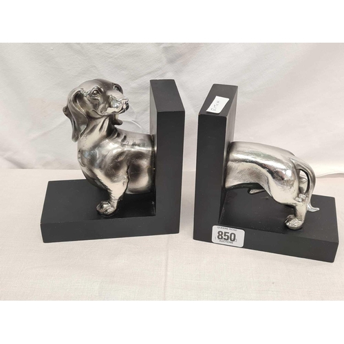 850 - PAIR OF DACHSHUND BOOK ENDS ON PLINTHS