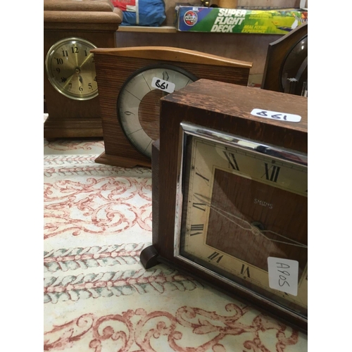 861 - 5 WOODEN MANTEL CLOCKS FOR SPARES OR REPAIR