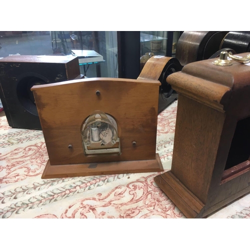 861 - 5 WOODEN MANTEL CLOCKS FOR SPARES OR REPAIR